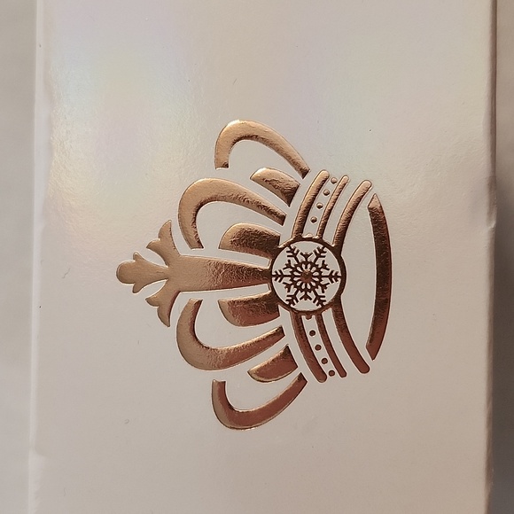 NIB Extreme Frost Highlighting Powder by Jeffree Star - Picture 4 of 16